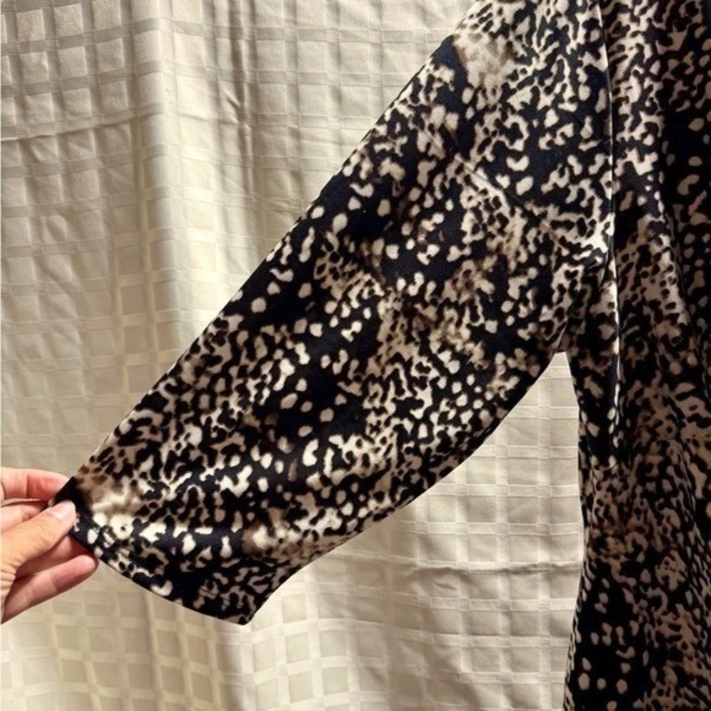 Avenue Women Plus 18/20 Animal Print Brown Cream Twist V Neck 3/4 Sleeve Tunic - Picture 7 of 11